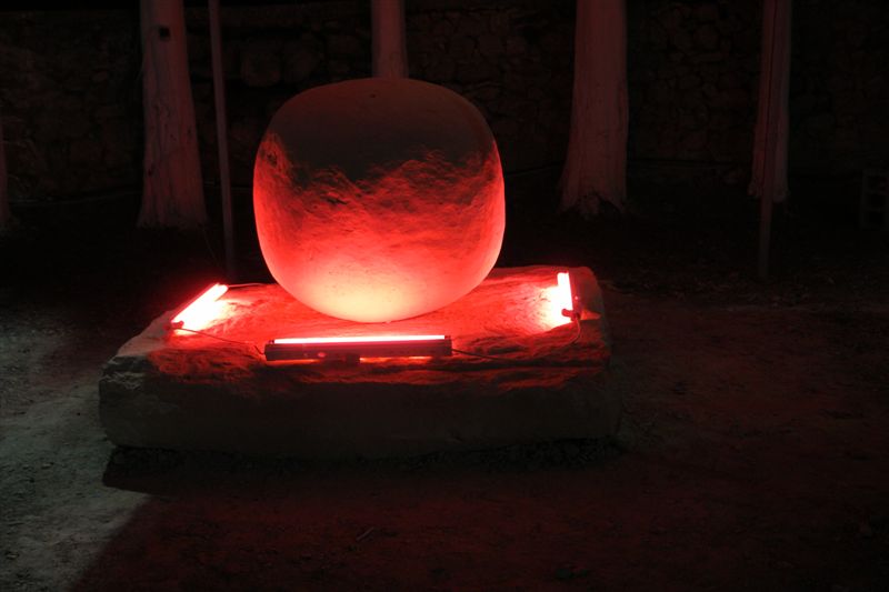 "Μια σταγόνα κρασιού" της Στέλλας Μπολωνάκη. 4ο Διεθνές Συμπόσιο Γλυπτικής